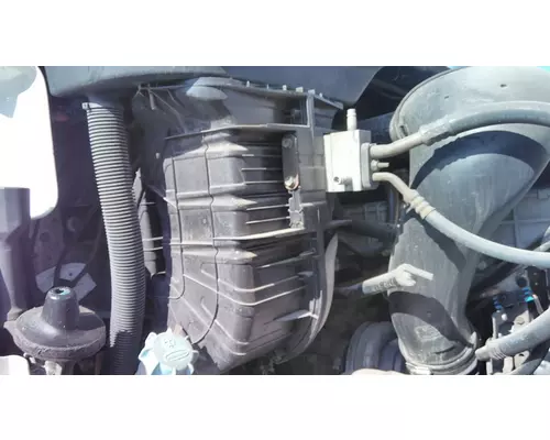FREIGHTLINER CASCADIA 113 AIR INTAKE