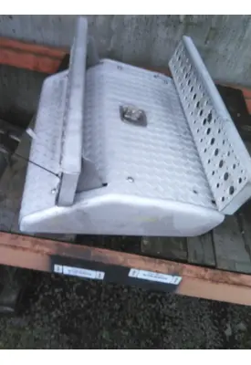 FREIGHTLINER CASCADIA 113 BATTERY BOX COVER
