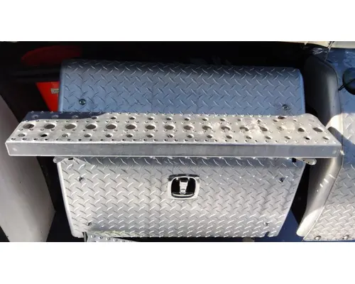 FREIGHTLINER CASCADIA 113 BATTERY BOX COVER