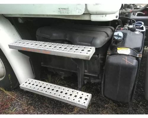 FREIGHTLINER CASCADIA 113 BATTERY BOX