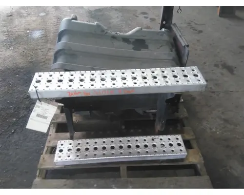 FREIGHTLINER CASCADIA 113 BATTERY BOX