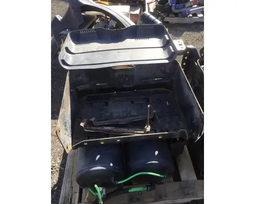 FREIGHTLINER CASCADIA 113 BATTERY BOX
