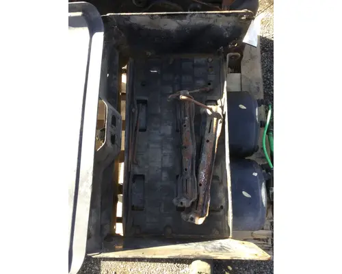 FREIGHTLINER CASCADIA 113 BATTERY BOX