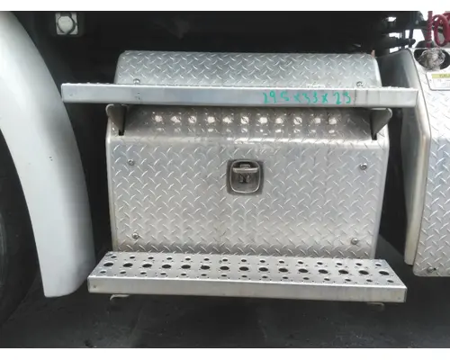 FREIGHTLINER CASCADIA 113 BATTERY BOX