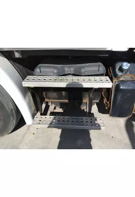 FREIGHTLINER CASCADIA 113 BATTERY BOX