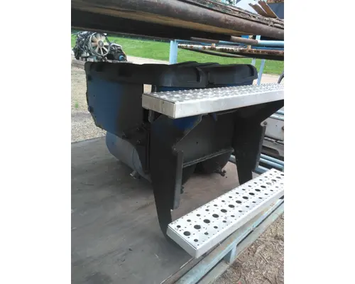 FREIGHTLINER CASCADIA 113 BATTERY BOX