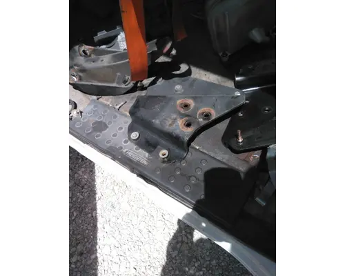 FREIGHTLINER CASCADIA 113 BUMPER BRACKET