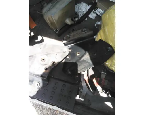 FREIGHTLINER CASCADIA 113 BUMPER BRACKET
