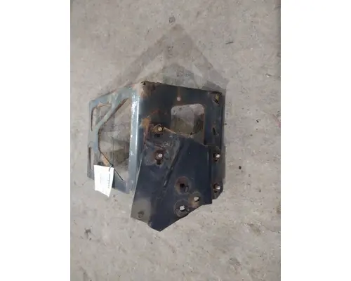 FREIGHTLINER CASCADIA 113 BUMPER BRACKET