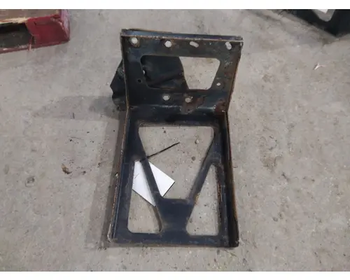 FREIGHTLINER CASCADIA 113 BUMPER BRACKET