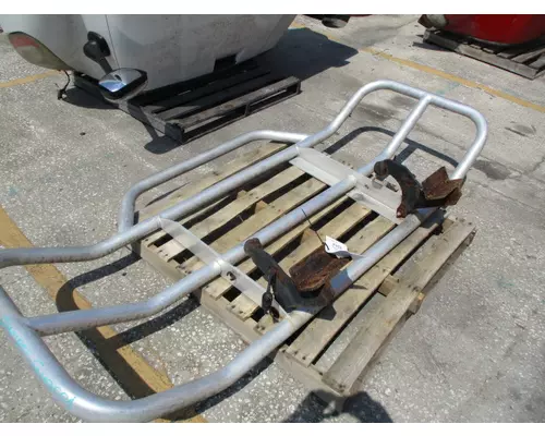 FREIGHTLINER CASCADIA 113 BUMPER BRUSH GUARD