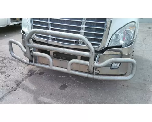 FREIGHTLINER CASCADIA 113 BUMPER BRUSH GUARD