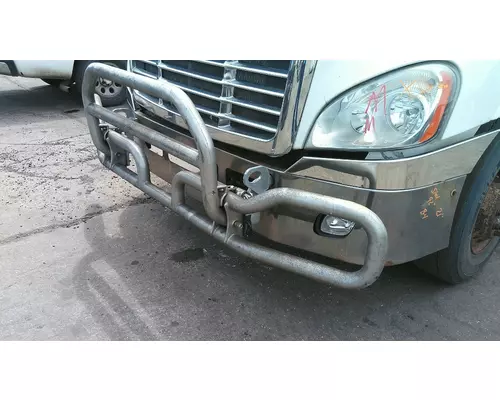 FREIGHTLINER CASCADIA 113 BUMPER BRUSH GUARD