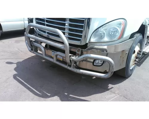 FREIGHTLINER CASCADIA 113 BUMPER BRUSH GUARD