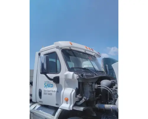 FREIGHTLINER CASCADIA 113 CAB CLIP