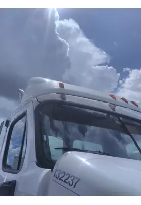 FREIGHTLINER CASCADIA 113 CAB CLIP