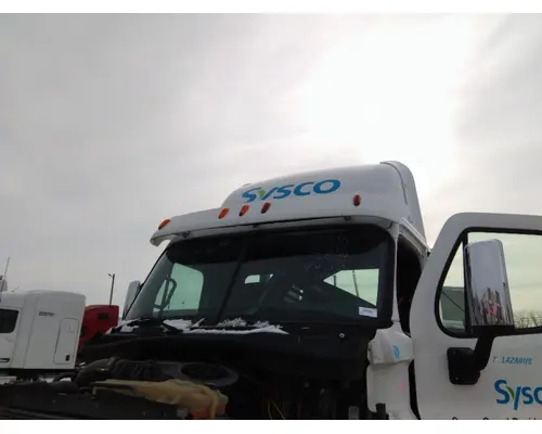 FREIGHTLINER CASCADIA 113 CAB CLIP