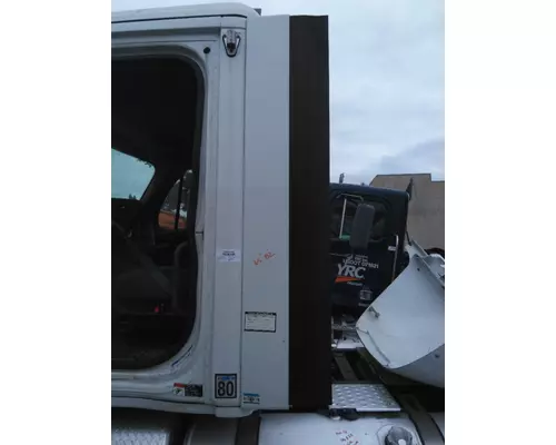 FREIGHTLINER CASCADIA 113 CAB EXTENSION