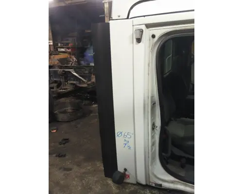 FREIGHTLINER CASCADIA 113 CAB EXTENSION