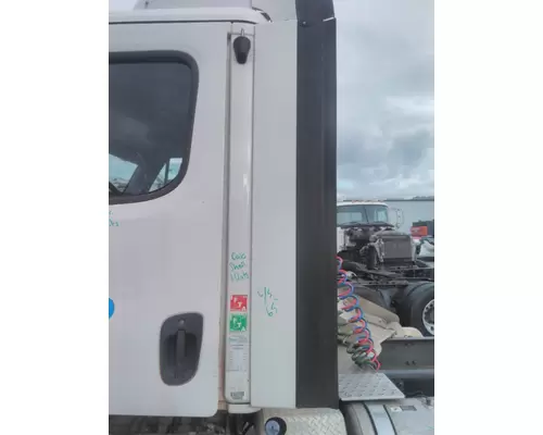 FREIGHTLINER CASCADIA 113 CAB EXTENSION
