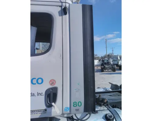 FREIGHTLINER CASCADIA 113 CAB EXTENSION