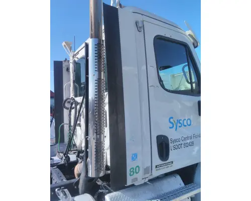 FREIGHTLINER CASCADIA 113 CAB EXTENSION