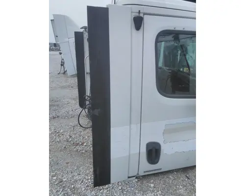 FREIGHTLINER CASCADIA 113 CAB EXTENSION