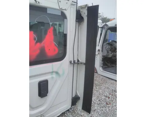 FREIGHTLINER CASCADIA 113 CAB EXTENSION