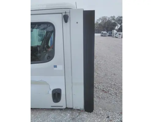 FREIGHTLINER CASCADIA 113 CAB EXTENSION