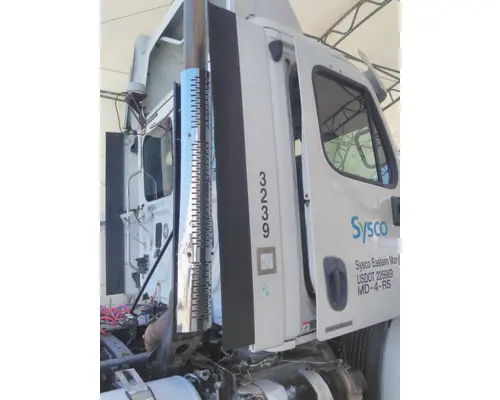 FREIGHTLINER CASCADIA 113 CAB EXTENSION
