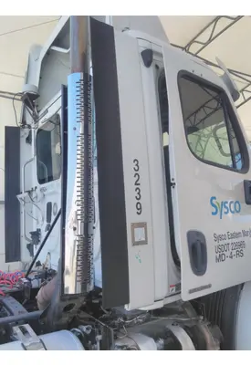 FREIGHTLINER CASCADIA 113 CAB EXTENSION
