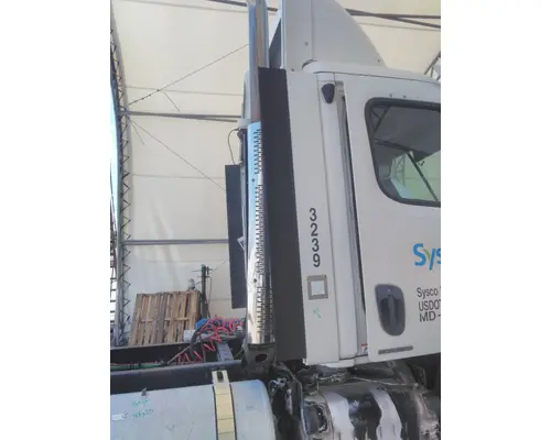 FREIGHTLINER CASCADIA 113 CAB EXTENSION