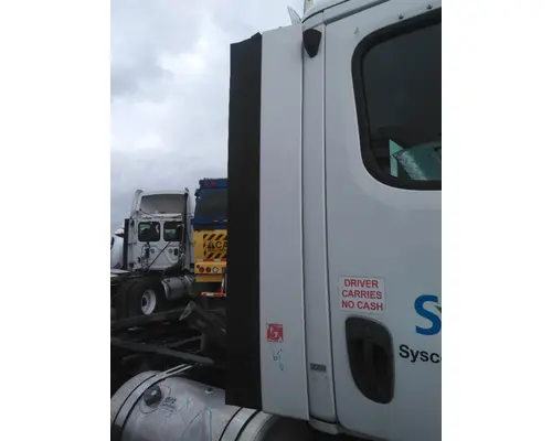 FREIGHTLINER CASCADIA 113 CAB EXTENSION