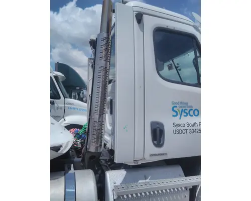 FREIGHTLINER CASCADIA 113 CAB EXTENSION