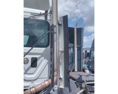 FREIGHTLINER CASCADIA 113 CAB EXTENSION