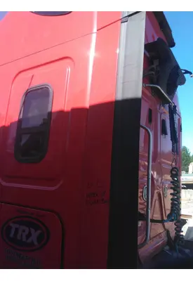 FREIGHTLINER CASCADIA 113 CAB EXTENSION