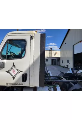 FREIGHTLINER CASCADIA 113 CAB EXTENSION