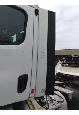 FREIGHTLINER CASCADIA 113 CAB EXTENSION