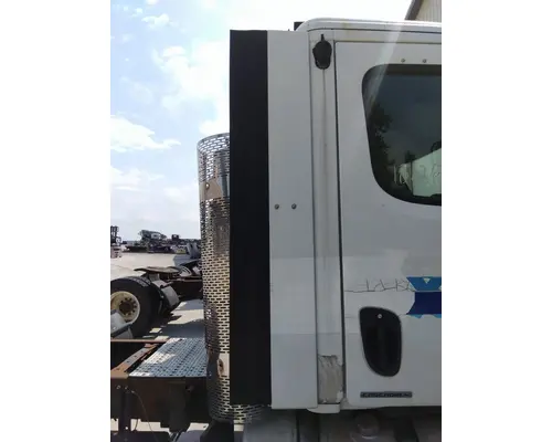 FREIGHTLINER CASCADIA 113 CAB EXTENSION