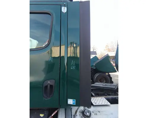 FREIGHTLINER CASCADIA 113 CAB EXTENSION