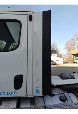 FREIGHTLINER CASCADIA 113 CAB EXTENSION