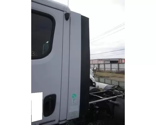 FREIGHTLINER CASCADIA 113 CAB EXTENSION