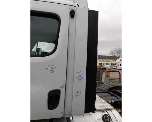 FREIGHTLINER CASCADIA 113 CAB EXTENSION
