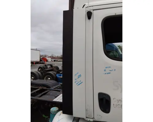 FREIGHTLINER CASCADIA 113 CAB EXTENSION