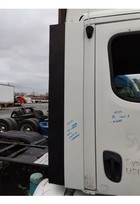 FREIGHTLINER CASCADIA 113 CAB EXTENSION