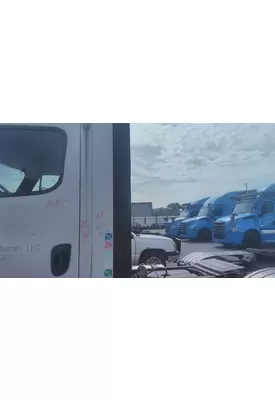 FREIGHTLINER CASCADIA 113 CAB EXTENSION
