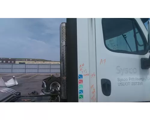 FREIGHTLINER CASCADIA 113 CAB EXTENSION