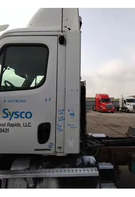 FREIGHTLINER CASCADIA 113 CAB EXTENSION