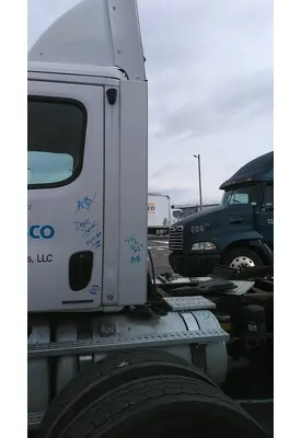 FREIGHTLINER CASCADIA 113 CAB EXTENSION