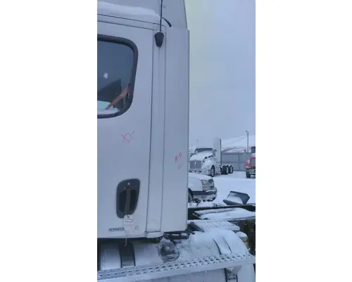 FREIGHTLINER CASCADIA 113 CAB EXTENSION